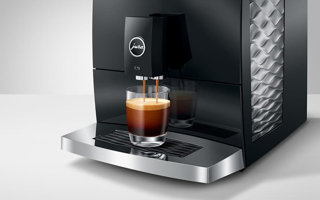 image?url=https%3A%2F%2Fapi.jura.com%2Fmedia%2Fglobal%2Fimages%2Fhome-products%2Fc-line-2025%2FC9-EA-SA-Piano-Black%2Ffeatures%2Fc9_ea_sa_pb_feature2.jpg&w=1920&q=75