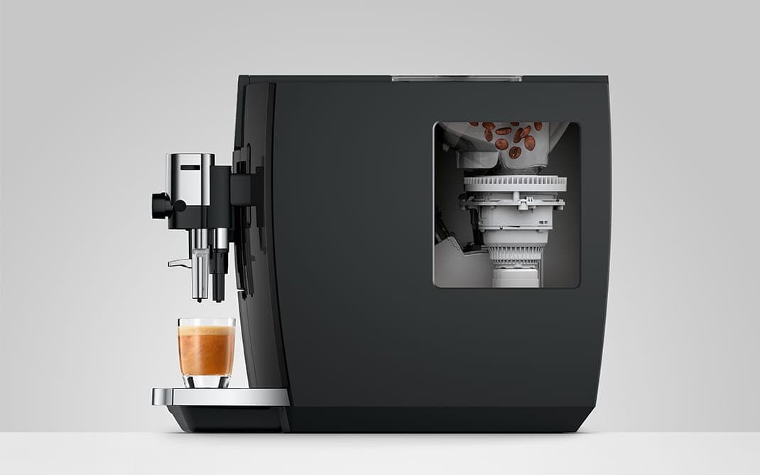 image?url=https%3A%2F%2Fapi.jura.com/media/global/images/home-products/e-line-2025/e8-ed-piano-black/features/e8_ed_pb_feature4.jpg?cb=189027&w=1920&q=75&dpl=dpl_xrpCcsiXgooMbz1RGrL4E4qP6XB3